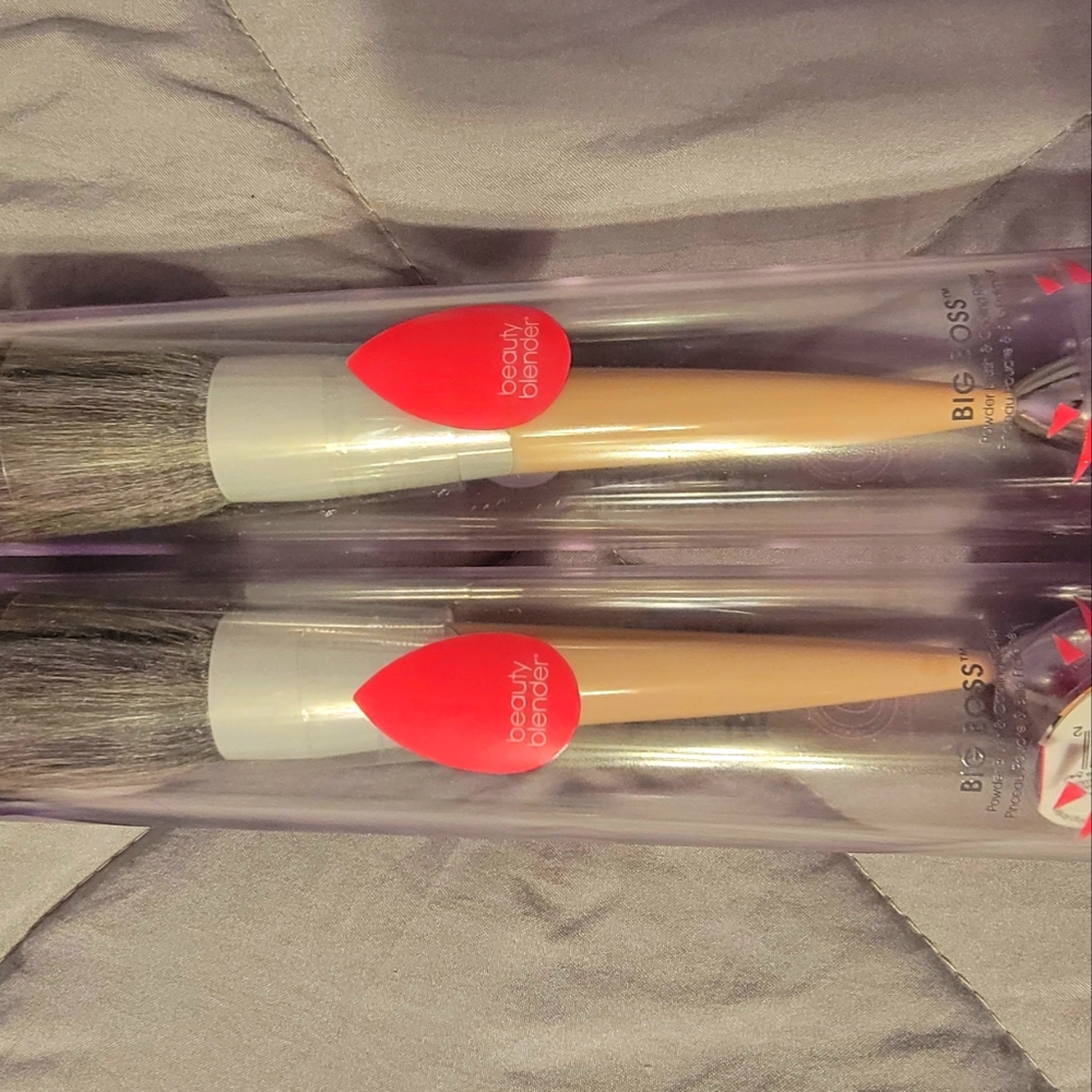 2 beauty blender BIG BOSS BRUSHES/         NYX highlight/Bronzer Pro Palette